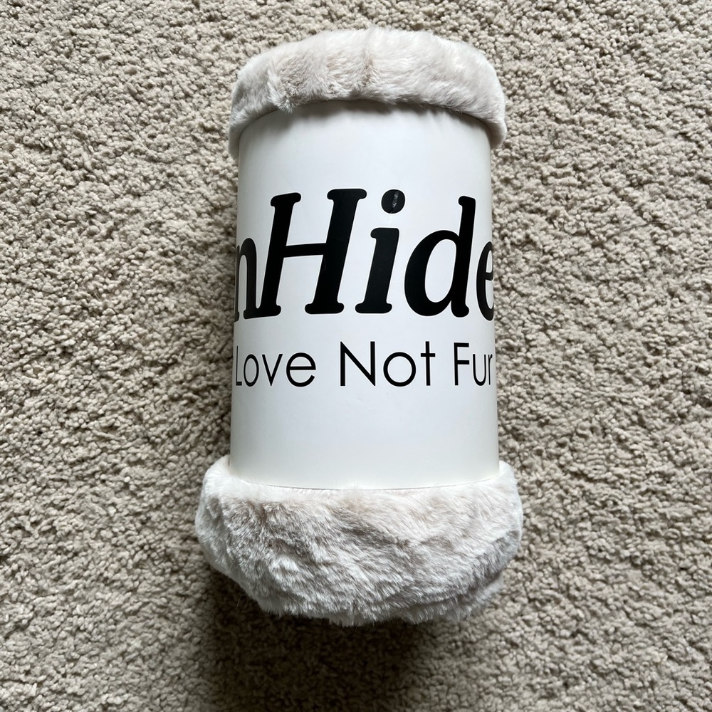 Throw blanket